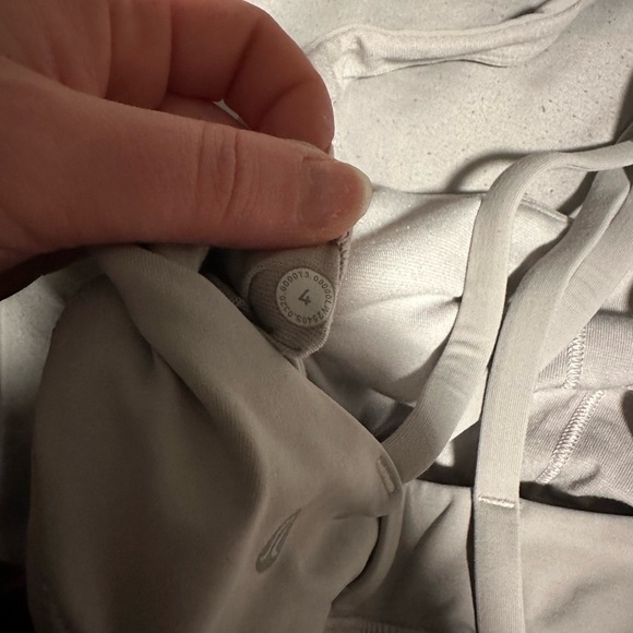 Lululemon energy bra - Picture 3 of 3